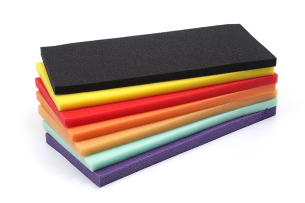 15 problèmes et raisons fréquemment rencontrés dans la production de mousse PU flexible