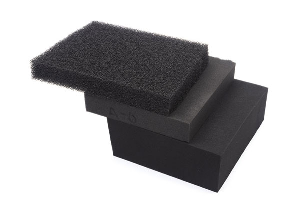 Application de pigment PU dans une éponge industrielle